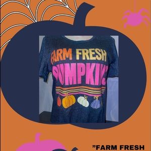 New “FARM FRESH PUMPKINS” SMALL shirt 🎃👻